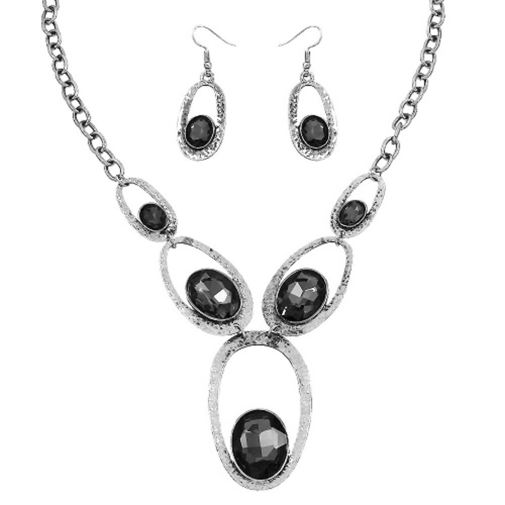 Chunky Silver Black Crystal Hammered Necklace Set